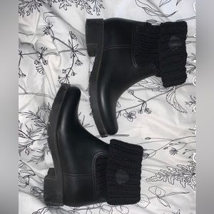 Moncler boots 37